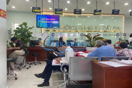 Chi phí làm thủ tục sang tên sổ đỏ gồm những khoản nào?